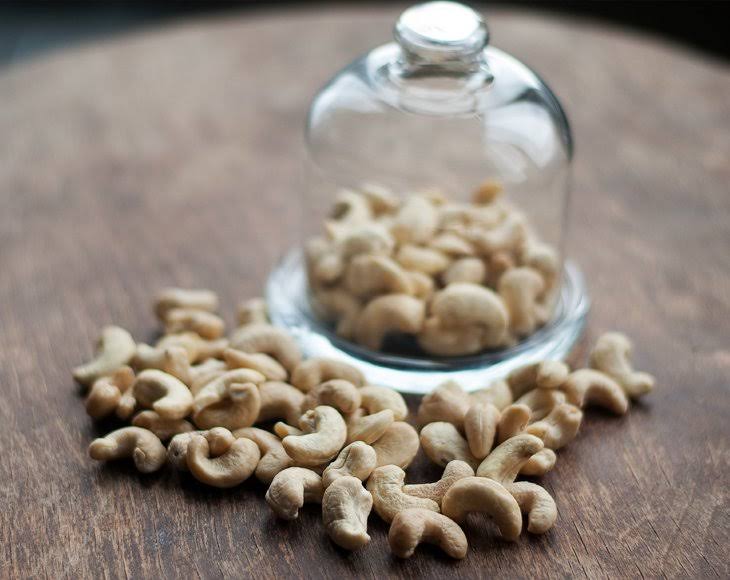 Whole Raw Cashews P2027