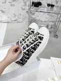Women Sneakers N373