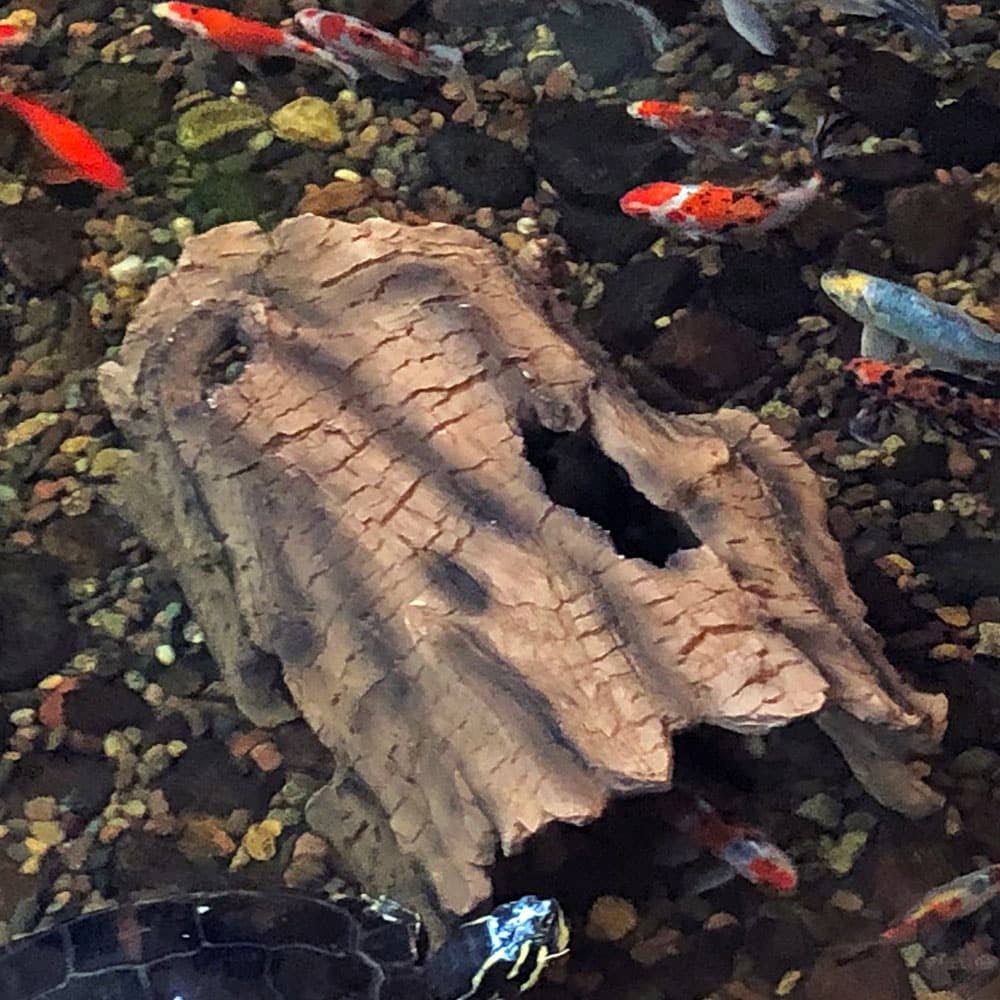 Faux Log Fish Cave Q897