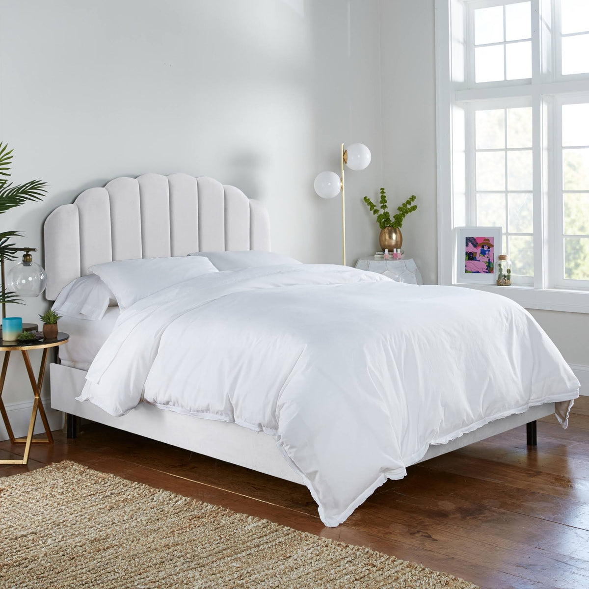 White Shell Velvet Bed J390