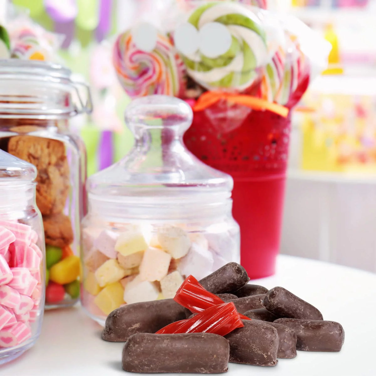 10 Lbs Vegan Dark Chocolate Strawberry Licorice Bites G3399