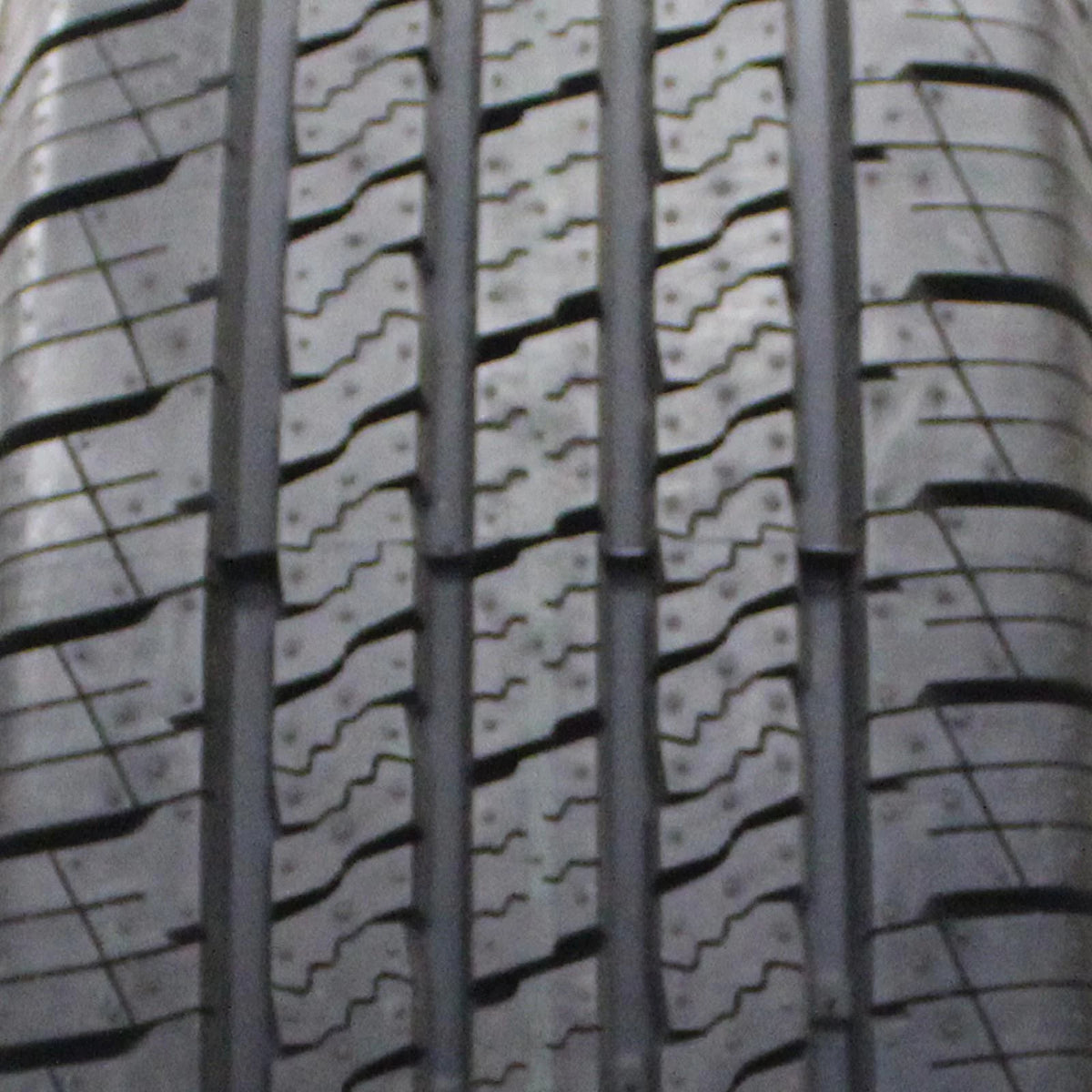 245/60R18 105H Highway Tire X98253