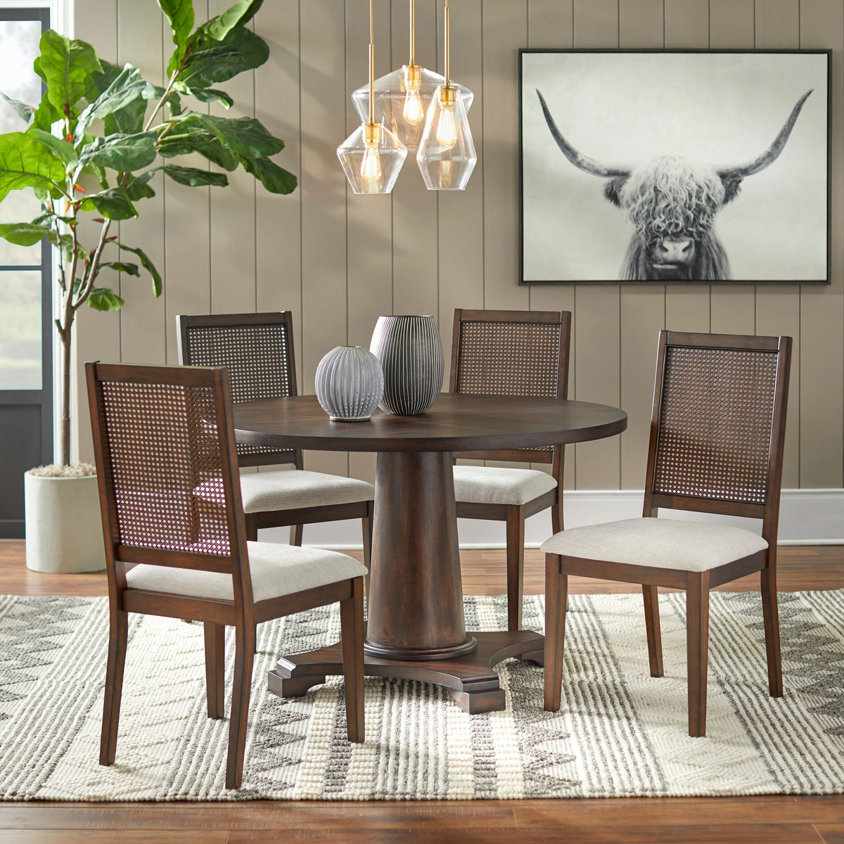 White Pedestal Table Y16717