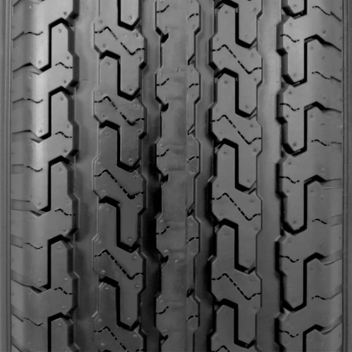 215/75R14 103L Tire L819