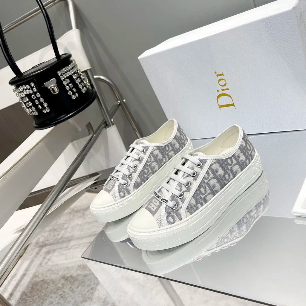 Women Sneakers N373