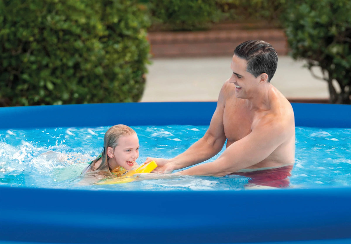 13' x 32 Above Ground Swimming Pool with Filter Pump & Cover Q8318